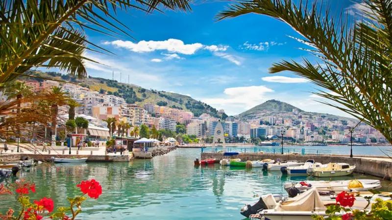 ✈️ ألبانيا 7 أيام… الرحلة اللي تستاهلها 💚