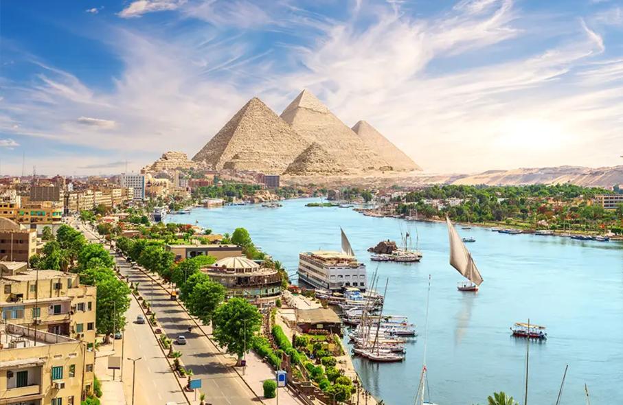من كنوز الفراعنة إلى شواطئ الفيروز: رحلتك المثالية في مصر تبدأ هنا